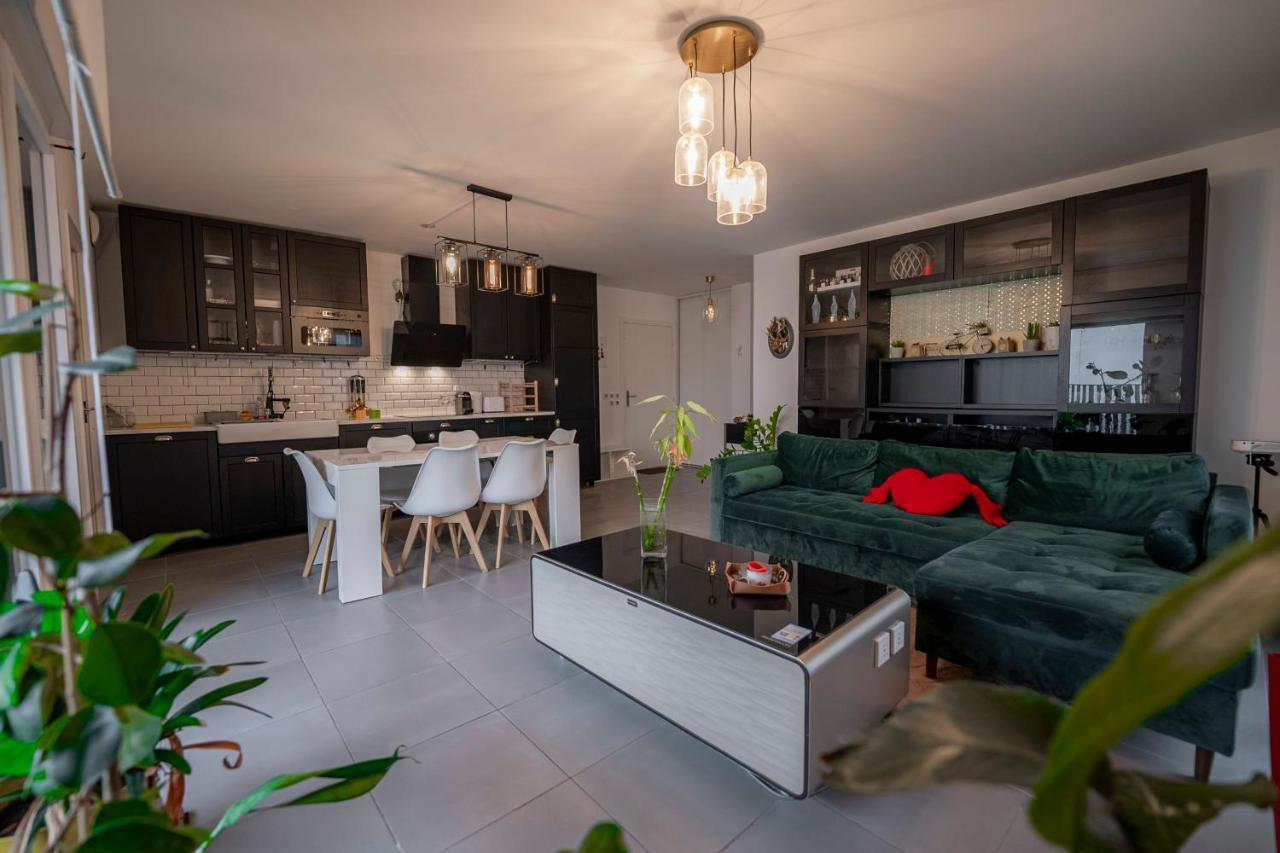 Apartamento Spacious Near The *