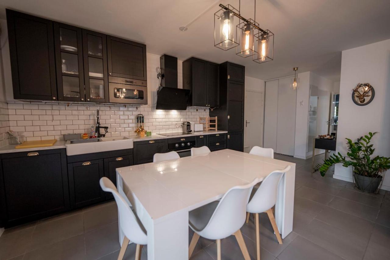 Spacious Near The * Bordéus